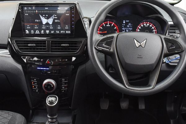 2025-Mahindra-XUV-3XO-12T-MX2 image:8