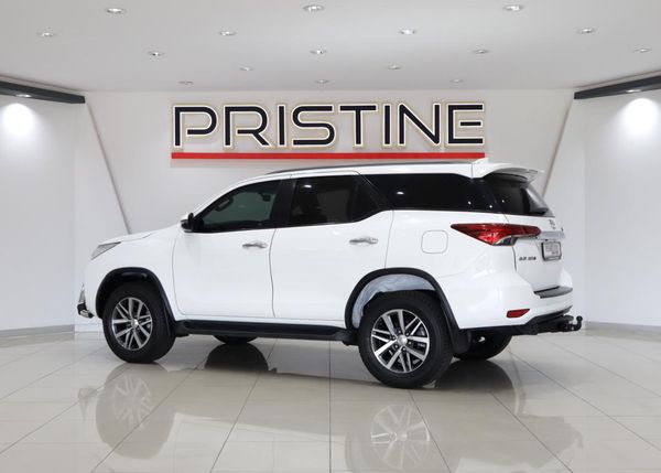 2020-Toyota-Fortuner-28-GD-6-Raised-Body-Auto image:11
