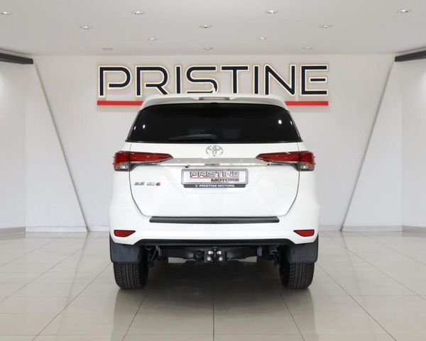2020-Toyota-Fortuner-28-GD-6-Raised-Body-Auto image:12