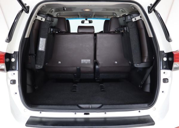 2020-Toyota-Fortuner-28-GD-6-Raised-Body-Auto image:14