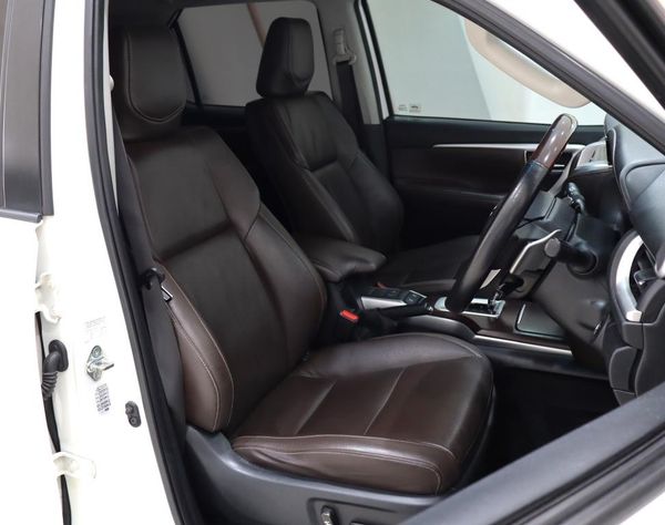 2020-Toyota-Fortuner-28-GD-6-Raised-Body-Auto image:19