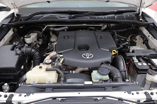 2020-Toyota-Fortuner-28-GD-6-Raised-Body-Auto image:25