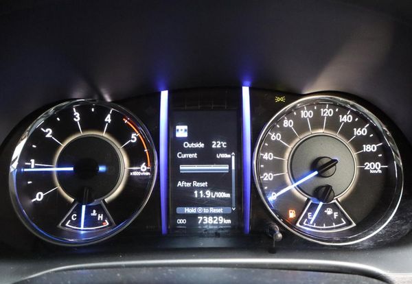 2020-Toyota-Fortuner-28-GD-6-Raised-Body-Auto image:3