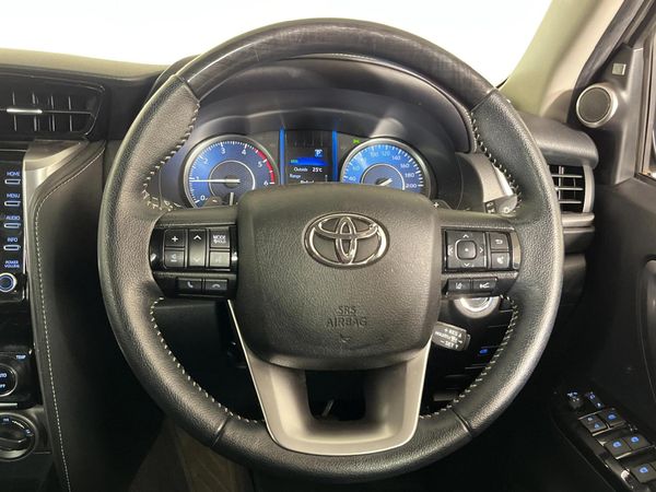 2022-Toyota-Fortuner-28-GD-6-4x4-VX-Auto image:3