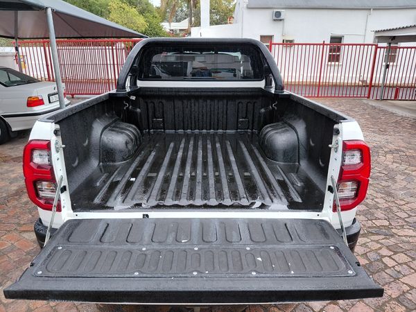 2021-Toyota-Hilux-28-GD-6-Raised-Body-Legend-4x4-Extended-Cab image:1