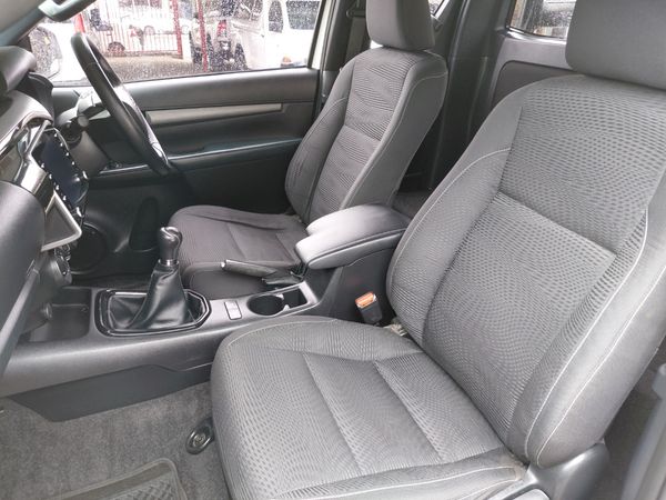 2021-Toyota-Hilux-28-GD-6-Raised-Body-Legend-4x4-Extended-Cab image:4