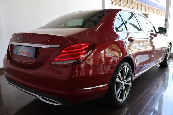 2015-Mercedes-Benz-C-Class-C-180-Auto image:7