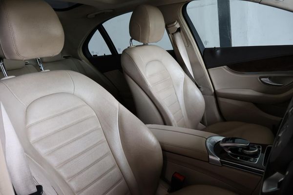 2015-Mercedes-Benz-C-Class-C-180-Auto image:8