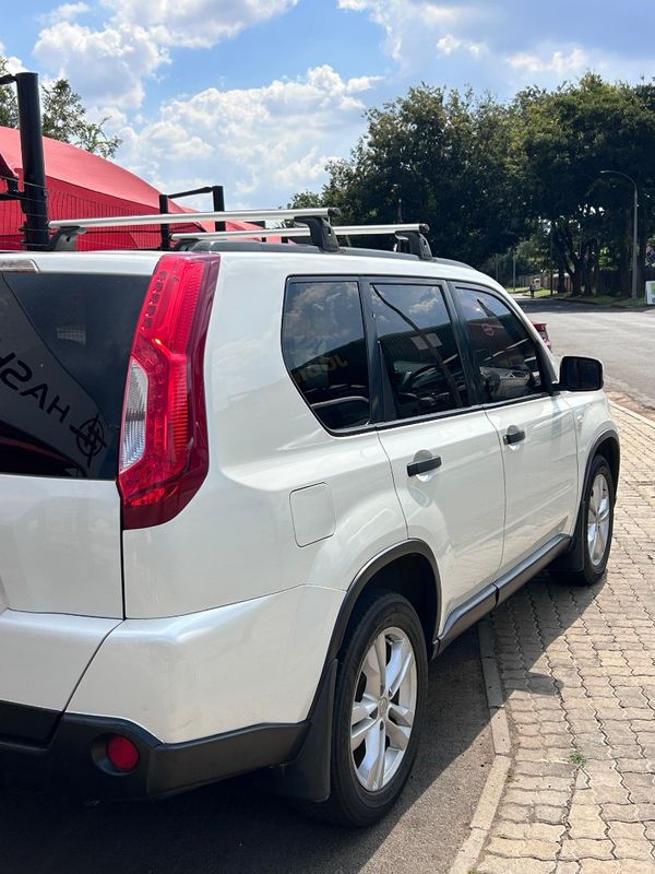 2012-Nissan-X-Trail-20-4x2-XE image:1