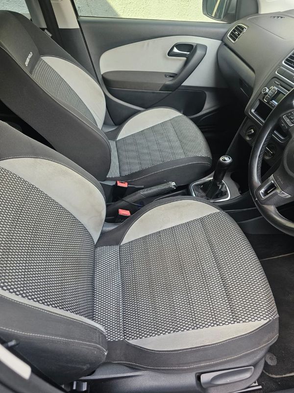 2012-Volkswagen-Polo-16-Cross-5-dr image:9
