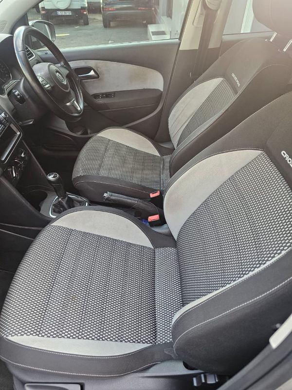 2012-Volkswagen-Polo-16-Cross-5-dr image:14