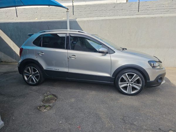 2012-Volkswagen-Polo-16-Cross-5-dr image:3