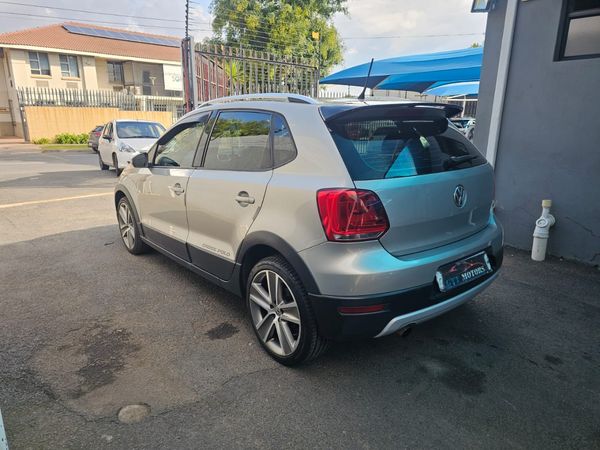 2012-Volkswagen-Polo-16-Cross-5-dr image:5