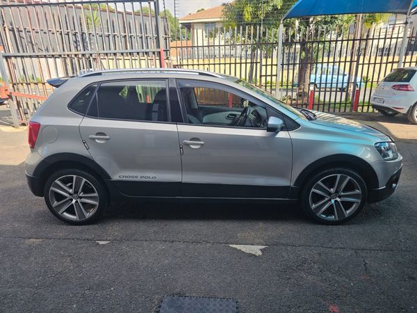 2012-Volkswagen-Polo-16-Cross-5-dr image:6