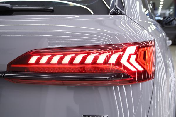 2023-Audi-Q7-30-TDI-quattro-Auto-45-TDI image:9