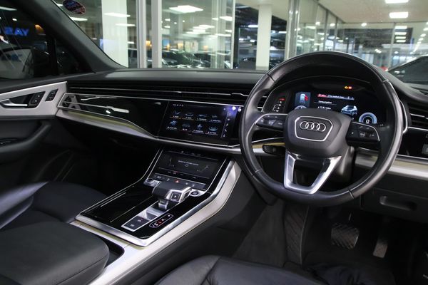 2023-Audi-Q7-30-TDI-quattro-Auto-45-TDI image:3