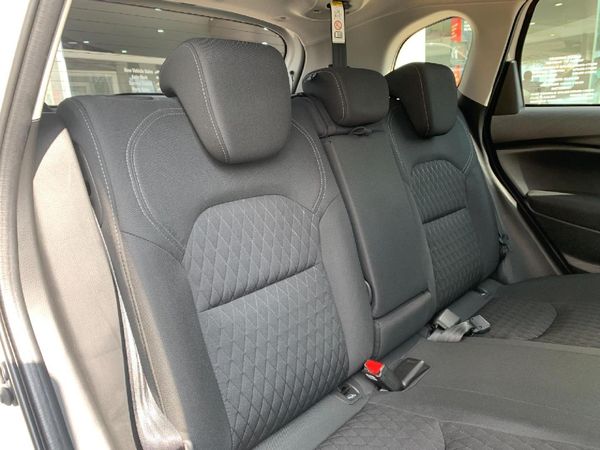 2025-Toyota-Urban-Cruiser-15-XR-Auto image:11