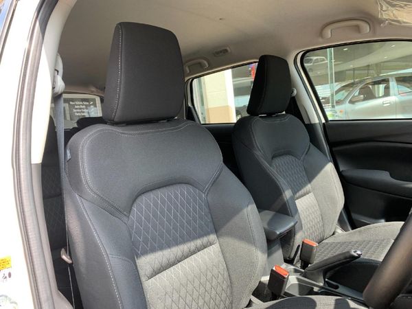 2025-Toyota-Urban-Cruiser-15-XR-Auto image:6