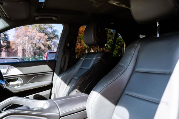2021-Mercedes-Benz-GLE-400d-4Matic image:11