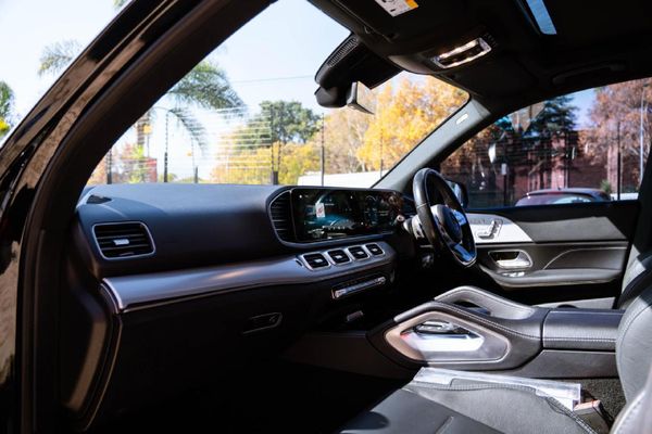 2021-Mercedes-Benz-GLE-400d-4Matic image:13