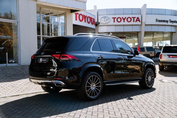 2021-Mercedes-Benz-GLE-400d-4Matic image:17