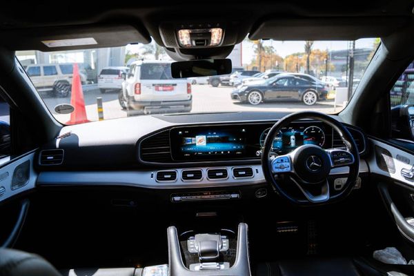 2021-Mercedes-Benz-GLE-400d-4Matic image:8