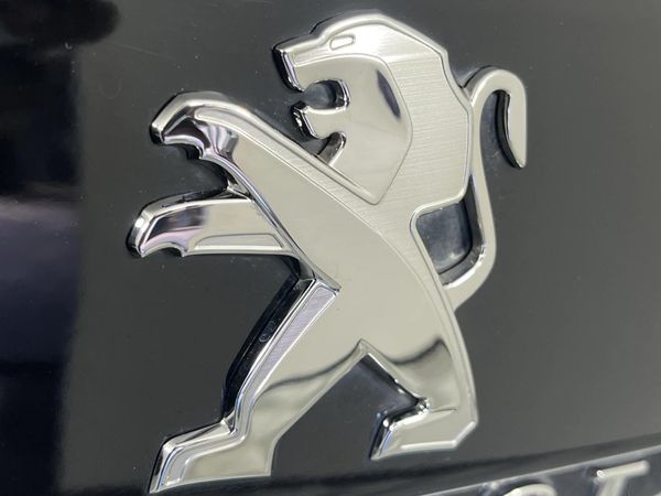 2022-Peugeot-3008-16T-Allure-Auto image:11