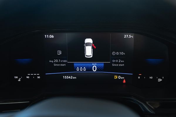 2025-Volkswagen-Polo-10-TSI-Life image:4