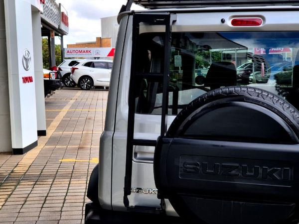 2023-Suzuki-Jimny-15-GLX-Auto image:8