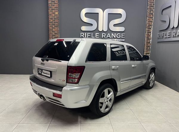 2007-Jeep-Grand-Cherokee-SRT8 image:5