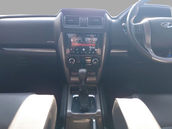 2025-Mahindra-Pik-Up-22-mHawk-S11-Dew-4x4-Auto-Double-Cab image:13