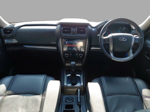 2025-Mahindra-Pik-Up-22-mHawk-S11-Dew-4x4-Auto-Double-Cab image:14