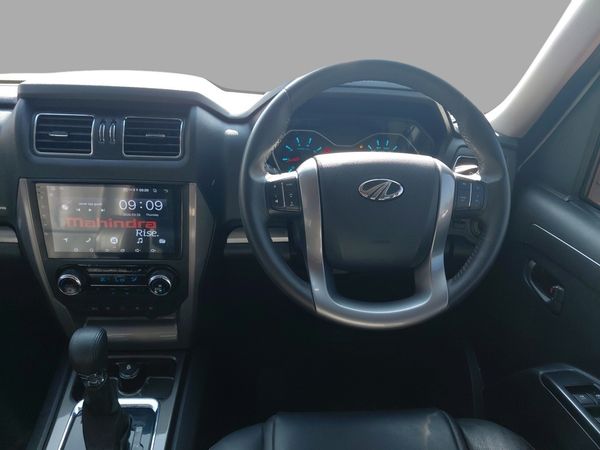 2025-Mahindra-Pik-Up-22-mHawk-S11-Dew-4x4-Auto-Double-Cab image:15