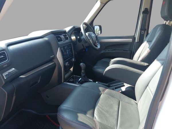 2025-Mahindra-Pik-Up-22-mHawk-S11-Dew-4x4-Auto-Double-Cab image:18