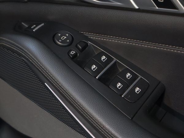 2019-BMW-X5-xDrive30d-M-Sport image:13