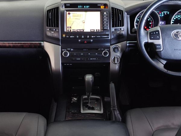 2008-Toyota-Land-Cruiser-200-V8-VX-Auto image:15