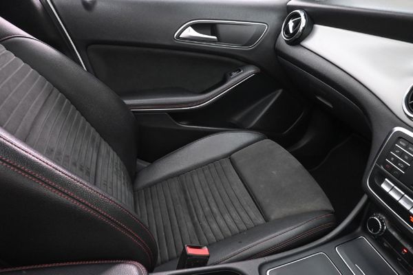 2018-Mercedes-Benz-GLA-200-Auto image:10