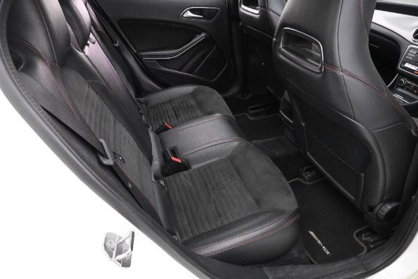 2018-Mercedes-Benz-GLA-200-Auto image:11