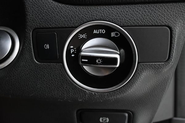 2018-Mercedes-Benz-GLA-200-Auto image:22