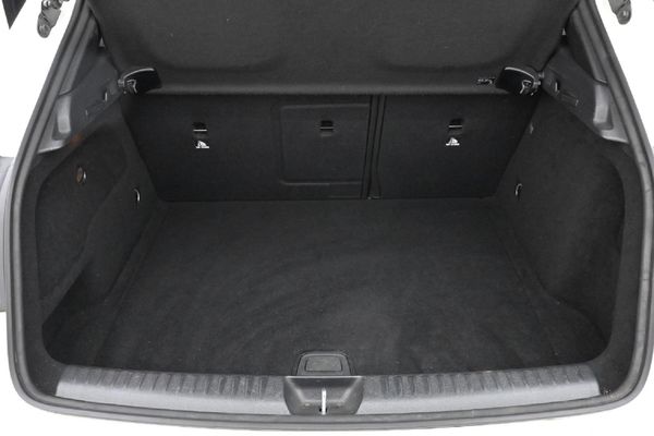 2018-Mercedes-Benz-GLA-200-Auto image:23