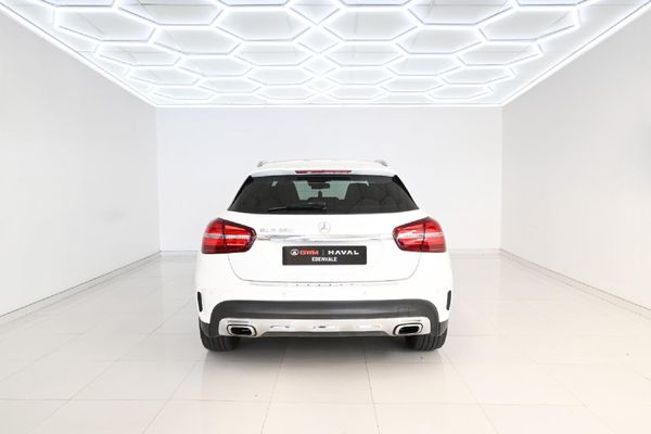 2018-Mercedes-Benz-GLA-200-Auto image:2