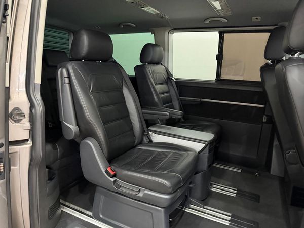 2016-Volkswagen-Caravelle-T6-20-BiTDI-Comfortline-Auto image:11