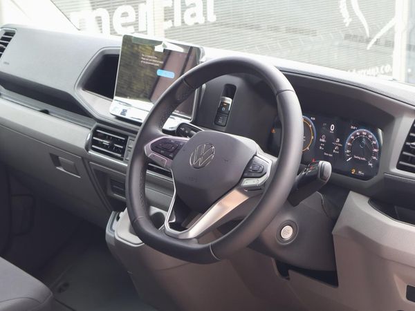 2026-Volkswagen-Crafter-35-20TDI-LWB-130kW-4mot-Auto-Panel-Van image:5