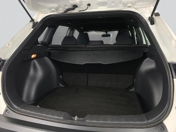 2022-Toyota-Corolla-Cross-18-XI image:17