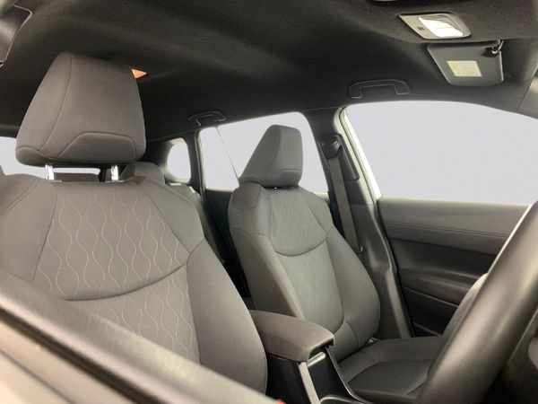 2022-Toyota-Corolla-Cross-18-XI image:18