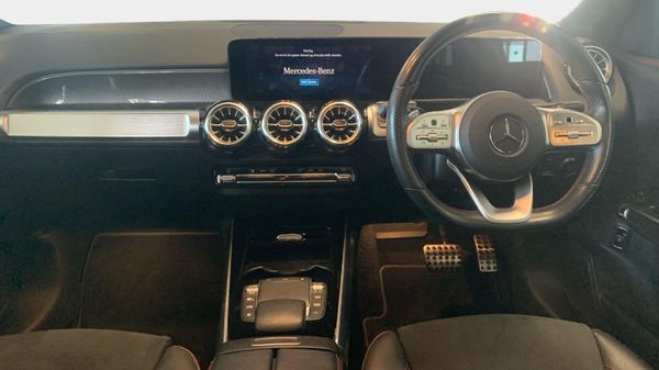 2021-Mercedes-Benz-GLB-220d-4Matic image:11