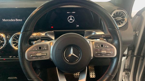 2021-Mercedes-Benz-GLB-220d-4Matic image:16