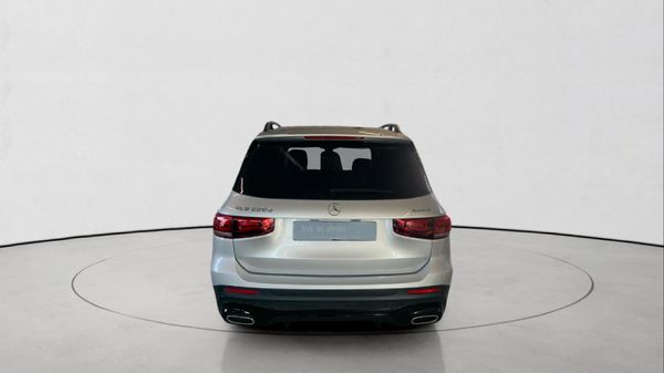 2021-Mercedes-Benz-GLB-220d-4Matic image:5
