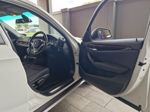 2014-BMW-X1-xDrive20d-Auto image:12