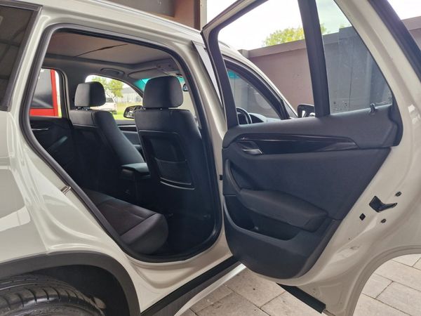 2014-BMW-X1-xDrive20d-Auto image:14